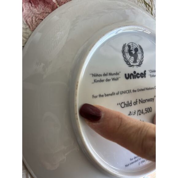 UNICEF Heinrich Collector Plate "Child of Norway" 263 /24,500 - Picture 6 of 6